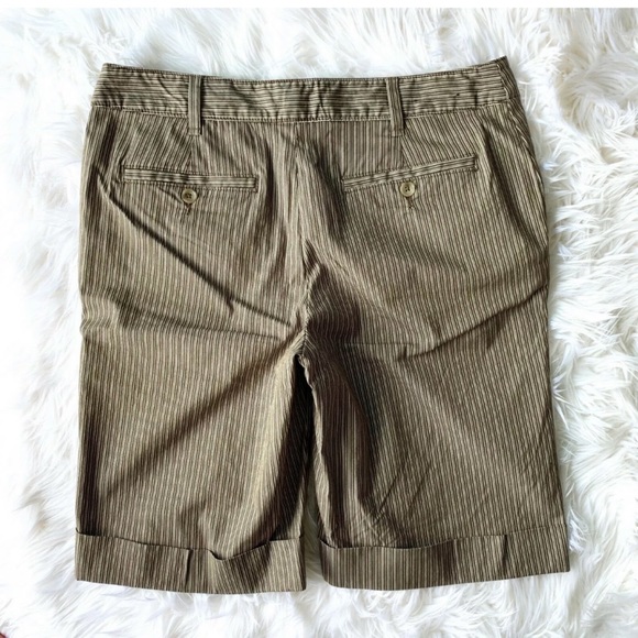 BANANA REPUBLIC Cuffed Bermuda Shorts - Picture 2 of 3